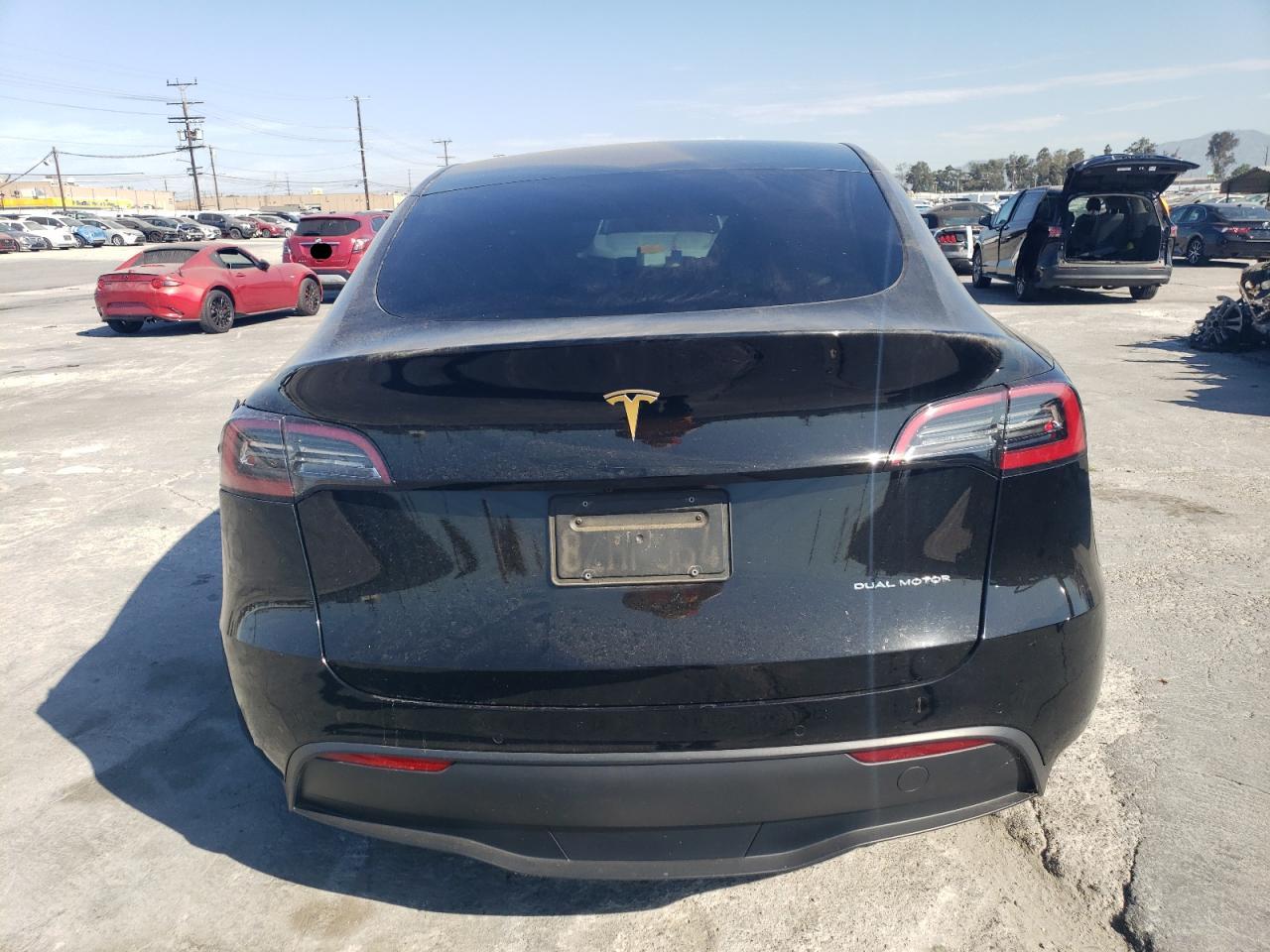 7SAYGDEE9NF327163 2022 Tesla Model Y