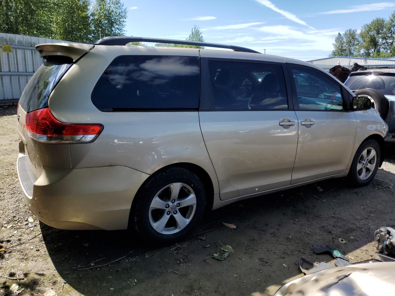 5TDKK3DC1ES487268 2014 Toyota Sienna Le