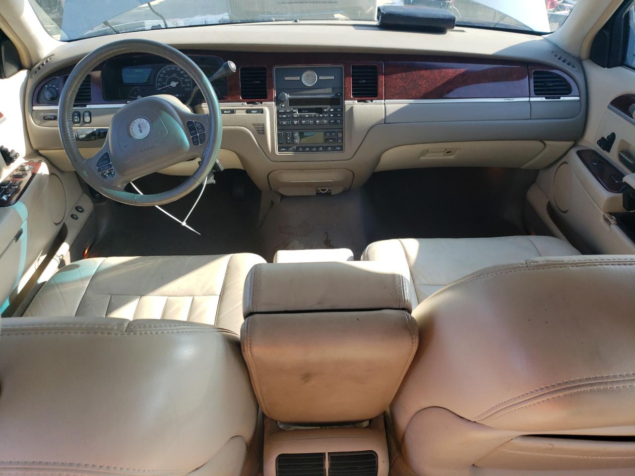 1LNHM81WX3Y682962 2003 Lincoln Town Car Executive