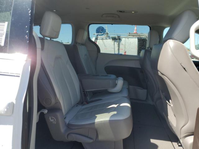 2018 Chrysler Pacifica Touring L VIN: 2C4RC1BG3JR246532 Lot: 57218454