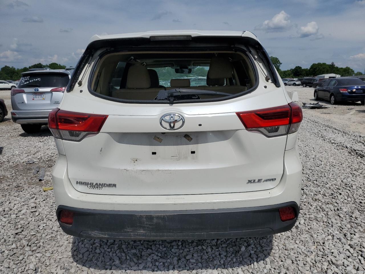 5TDJZRFH0KS915684 TOYOTA HIGHLANDER 2019