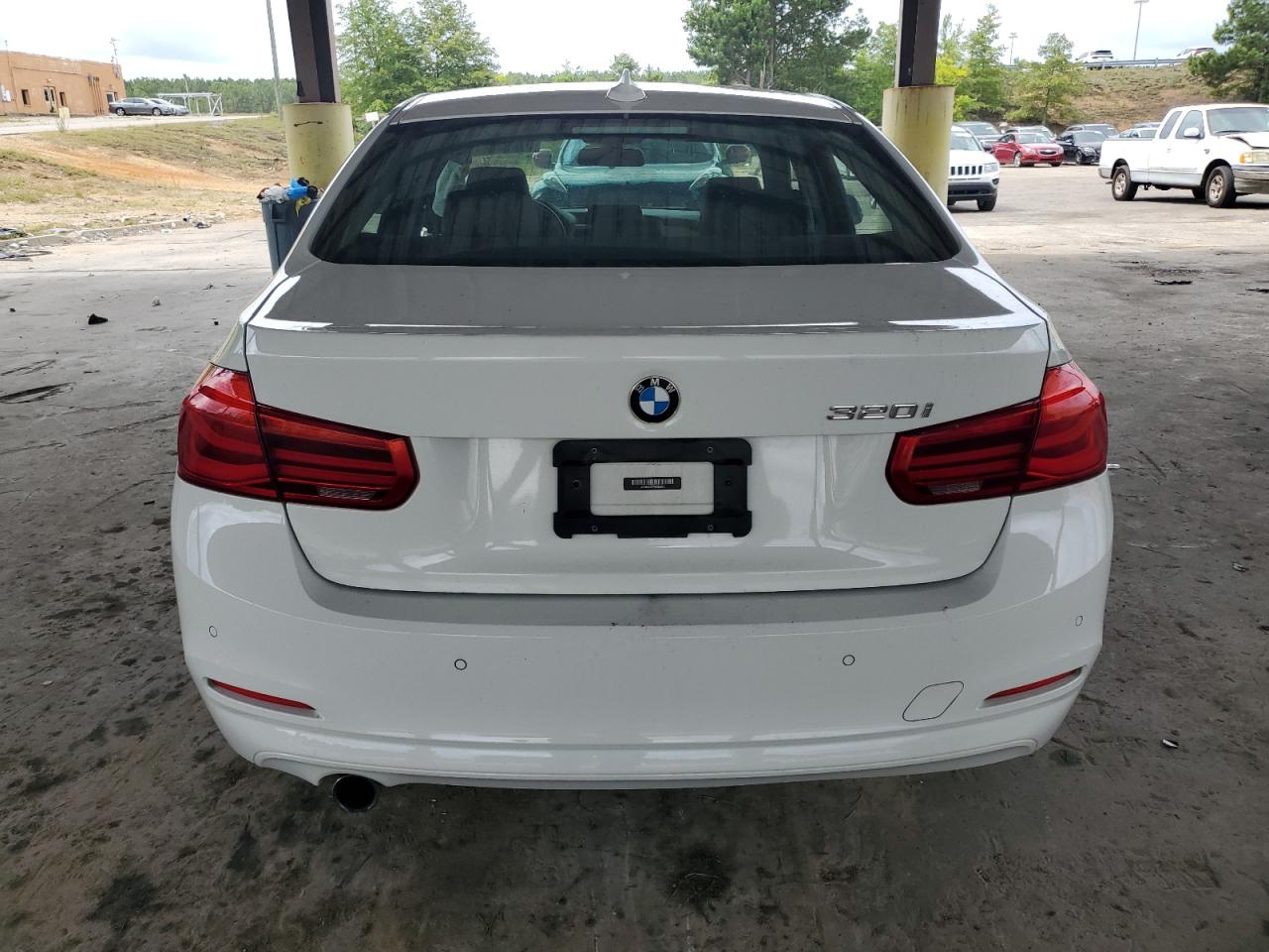 WBA8A9C37HK864535 2017 BMW 320 I