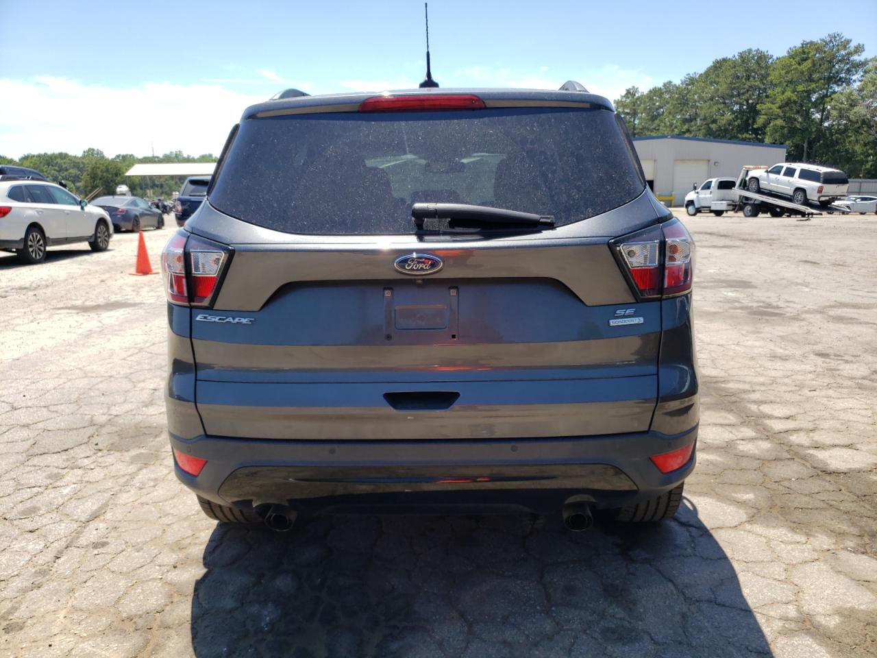 1FMCU0GD0JUC37944 2018 Ford Escape Se