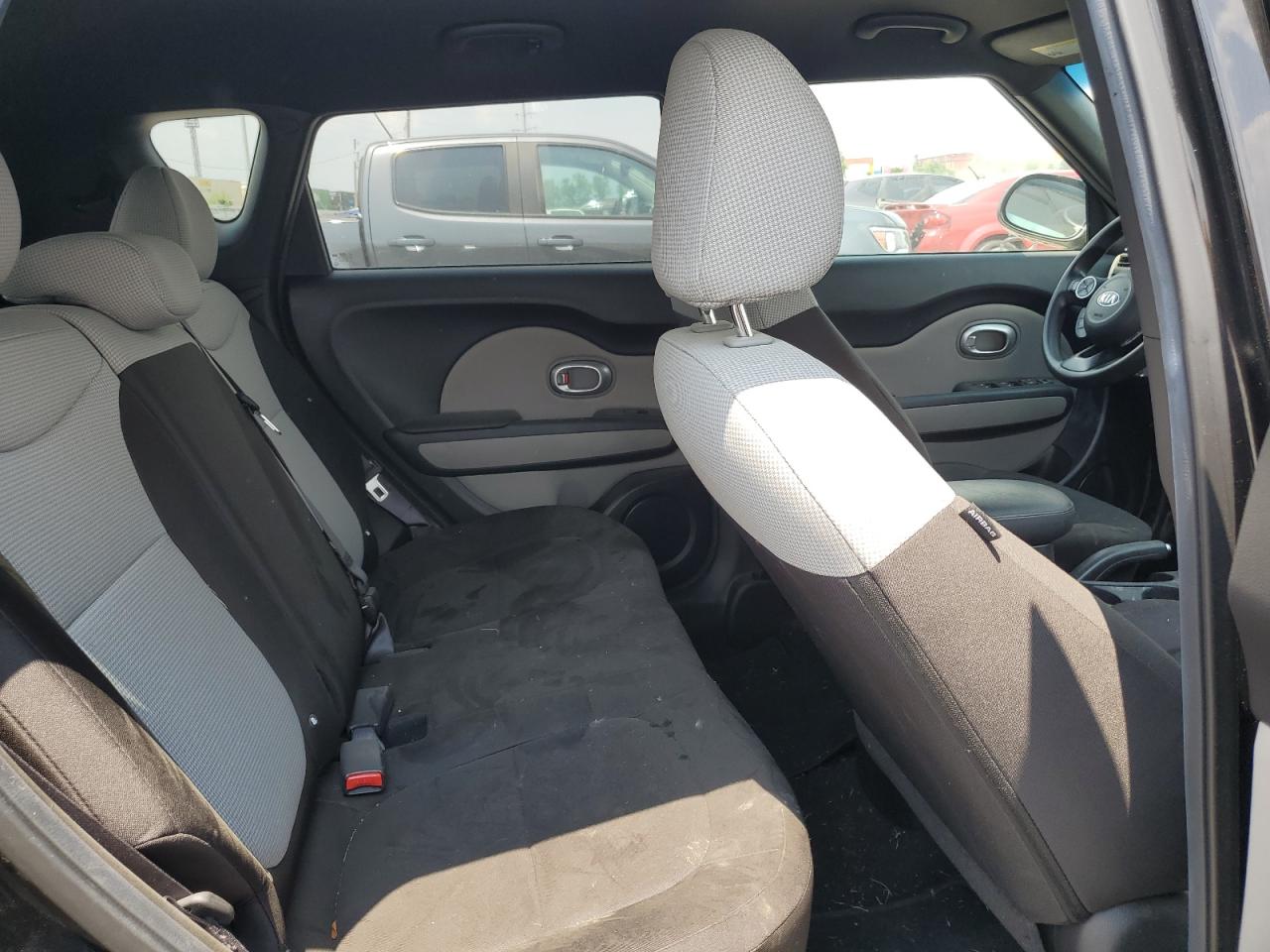 KNDJN2A27G7398164 2016 Kia Soul