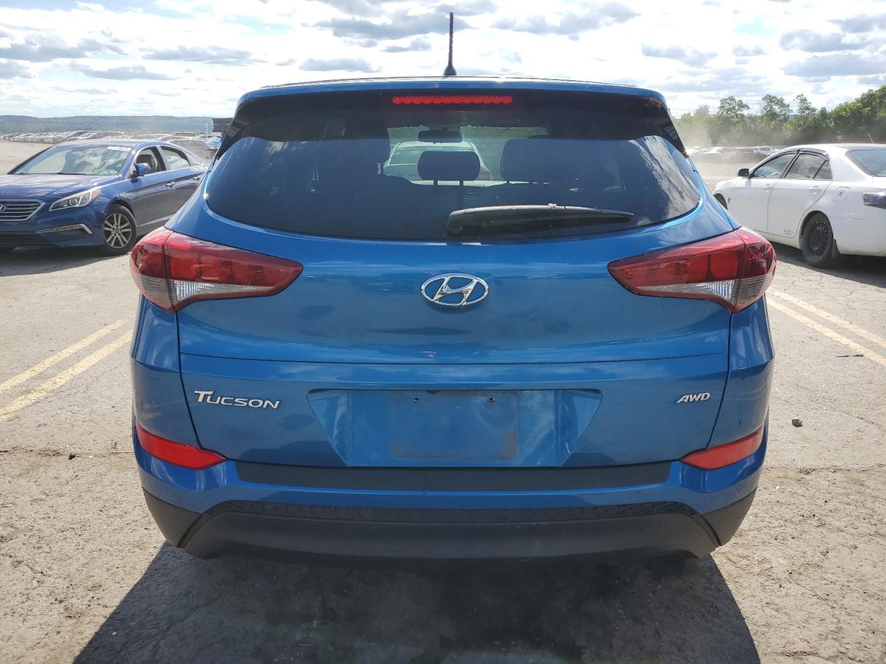 KM8J2CA43JU806471 2018 Hyundai Tucson Se