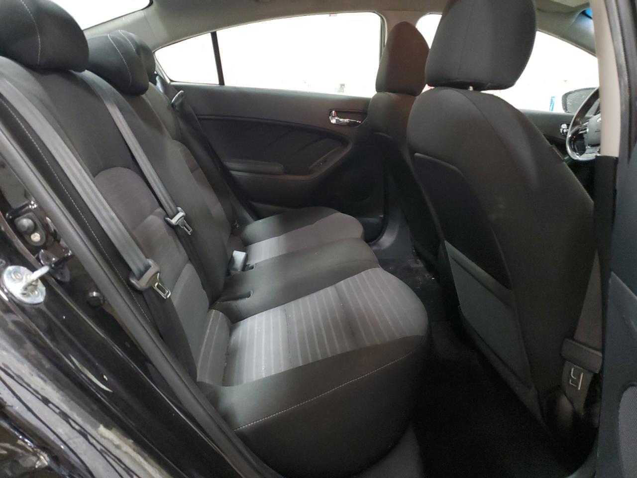 3KPFL4A78HE011366 2017 Kia Forte Lx