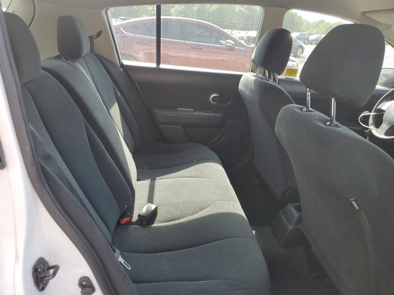 3N1BC1CP2BL477469 2011 Nissan Versa S