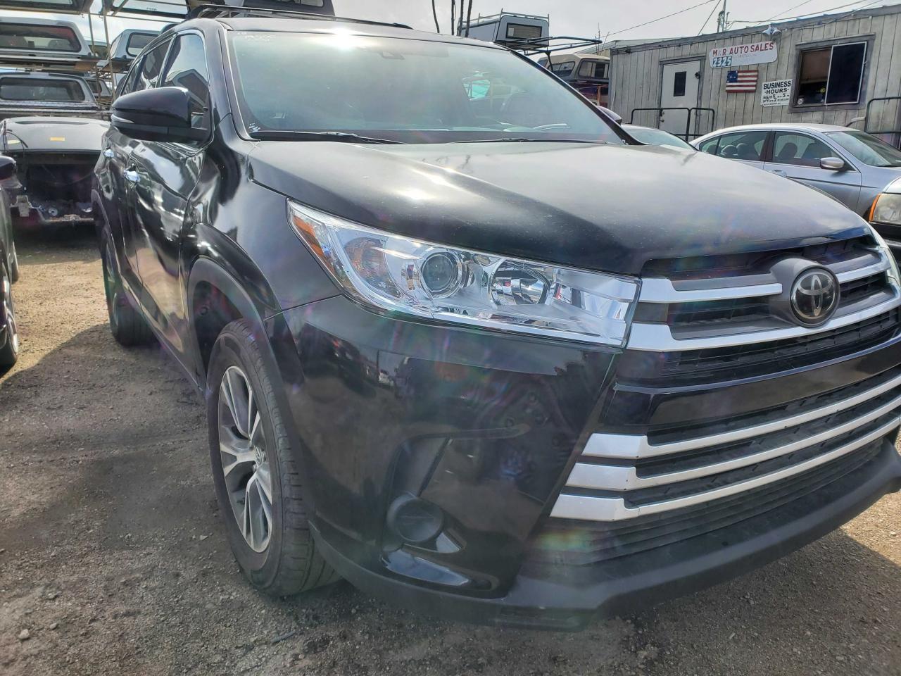 2019 Toyota Highlander Le vin: 5TDZZRFH6KS309325