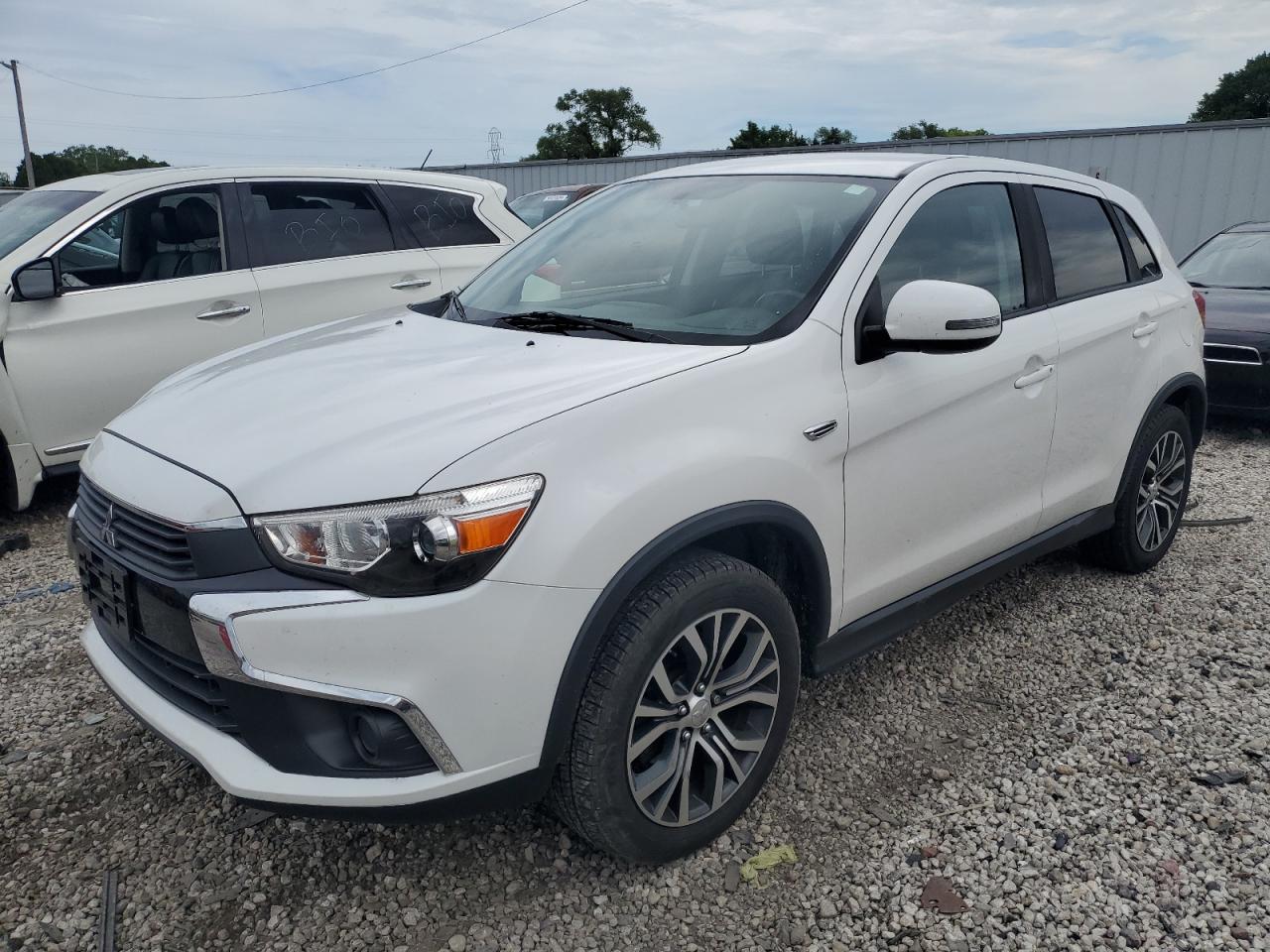 JA4AP3AU4HZ013824 2017 Mitsubishi Outlander Sport Es