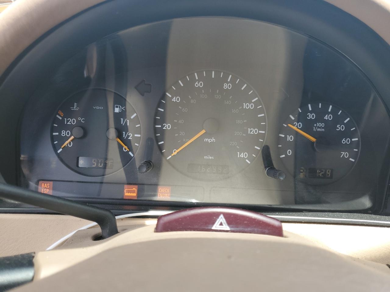 4JGAB54E8YA187250 2000 Mercedes-Benz Ml 320