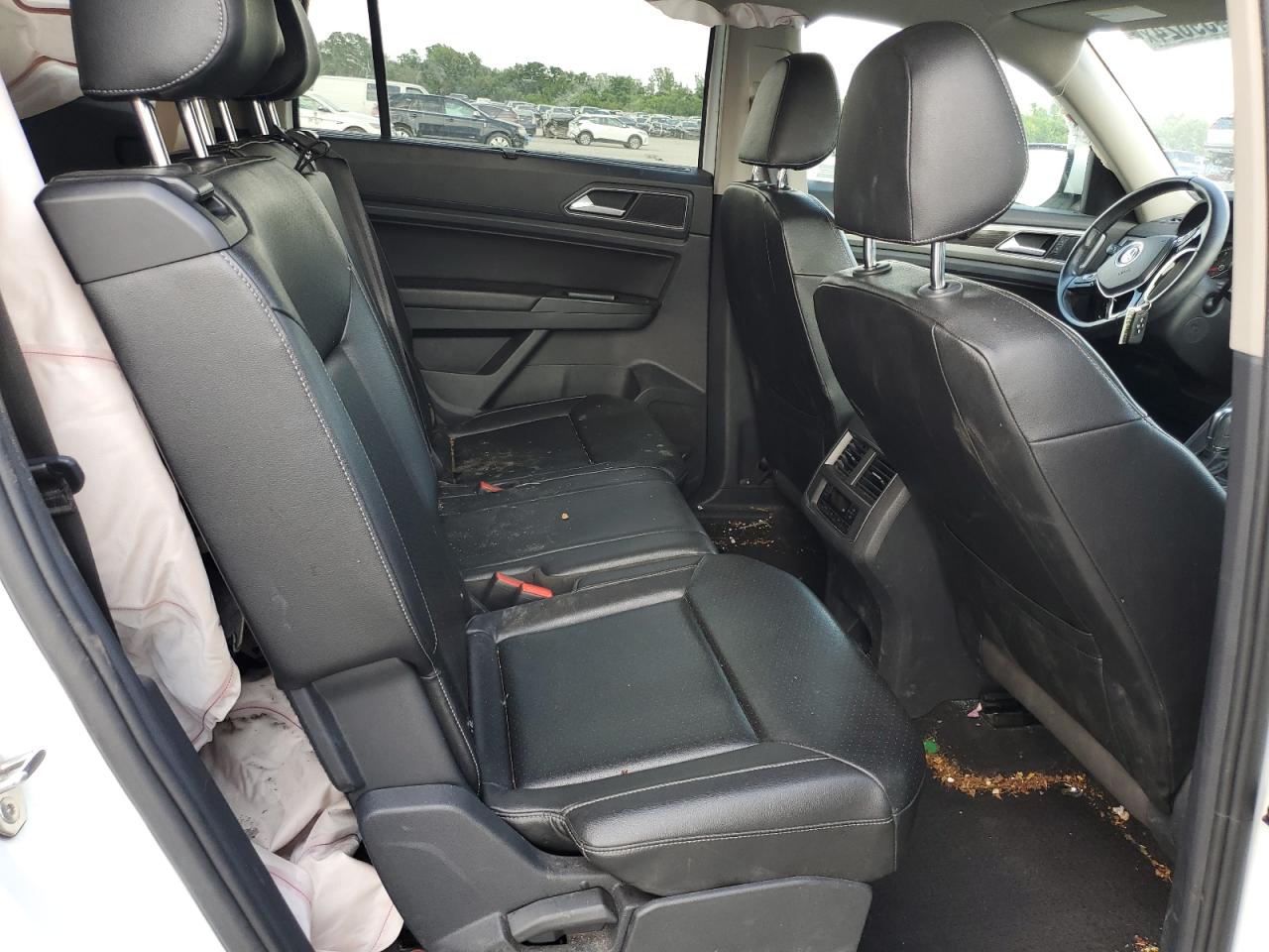 1V2LR2CA2JC517012 2018 Volkswagen Atlas Se