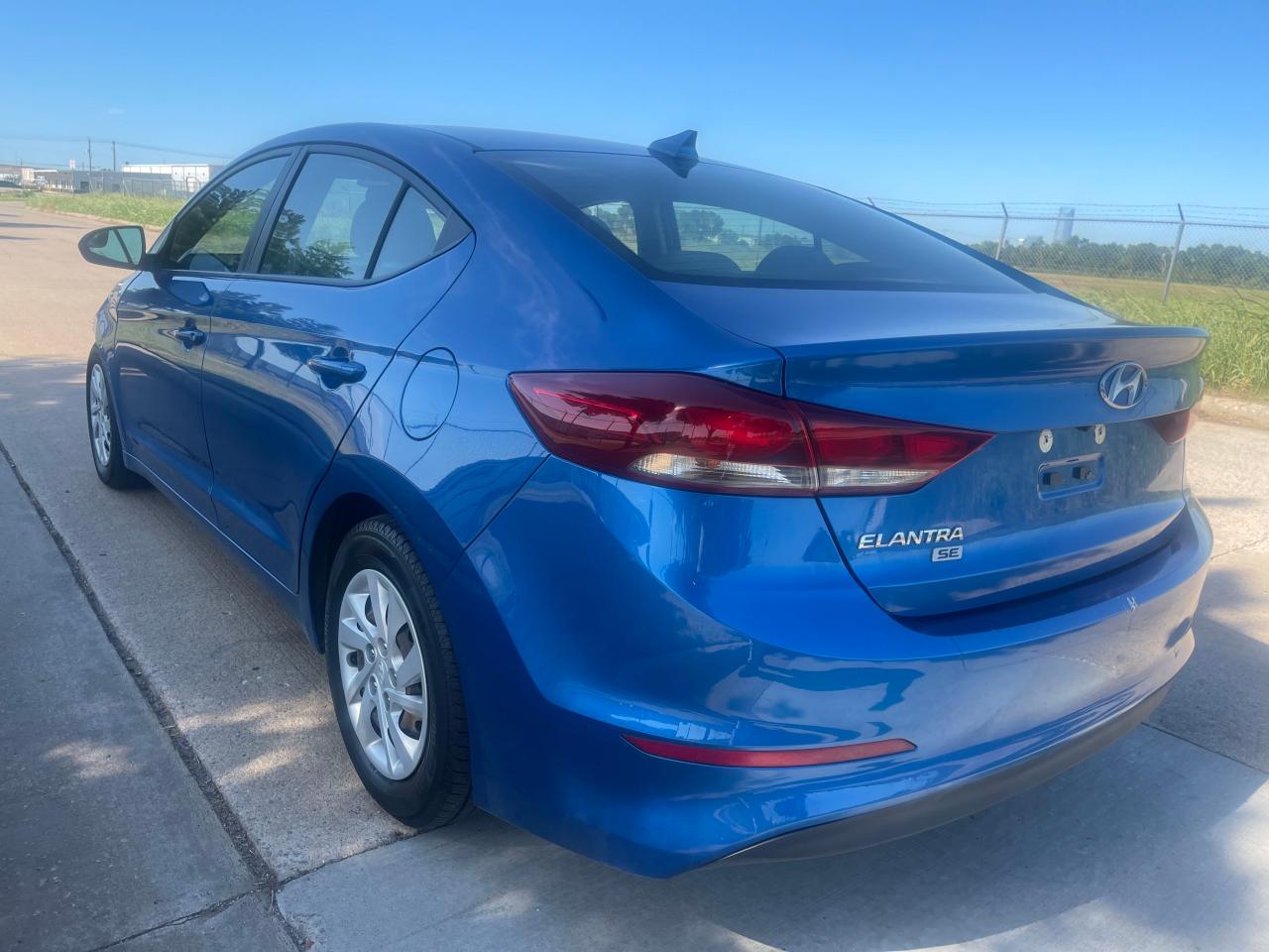 2018 Hyundai Elantra Se vin: 5NPD74LF1JH397114