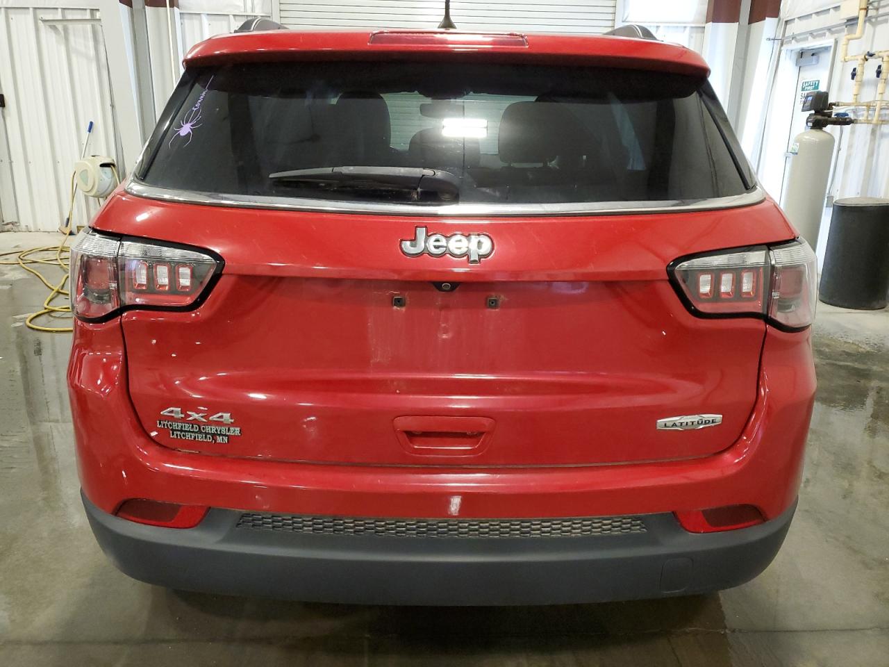 3C4NJDBBXJT185994 2018 Jeep Compass Latitude