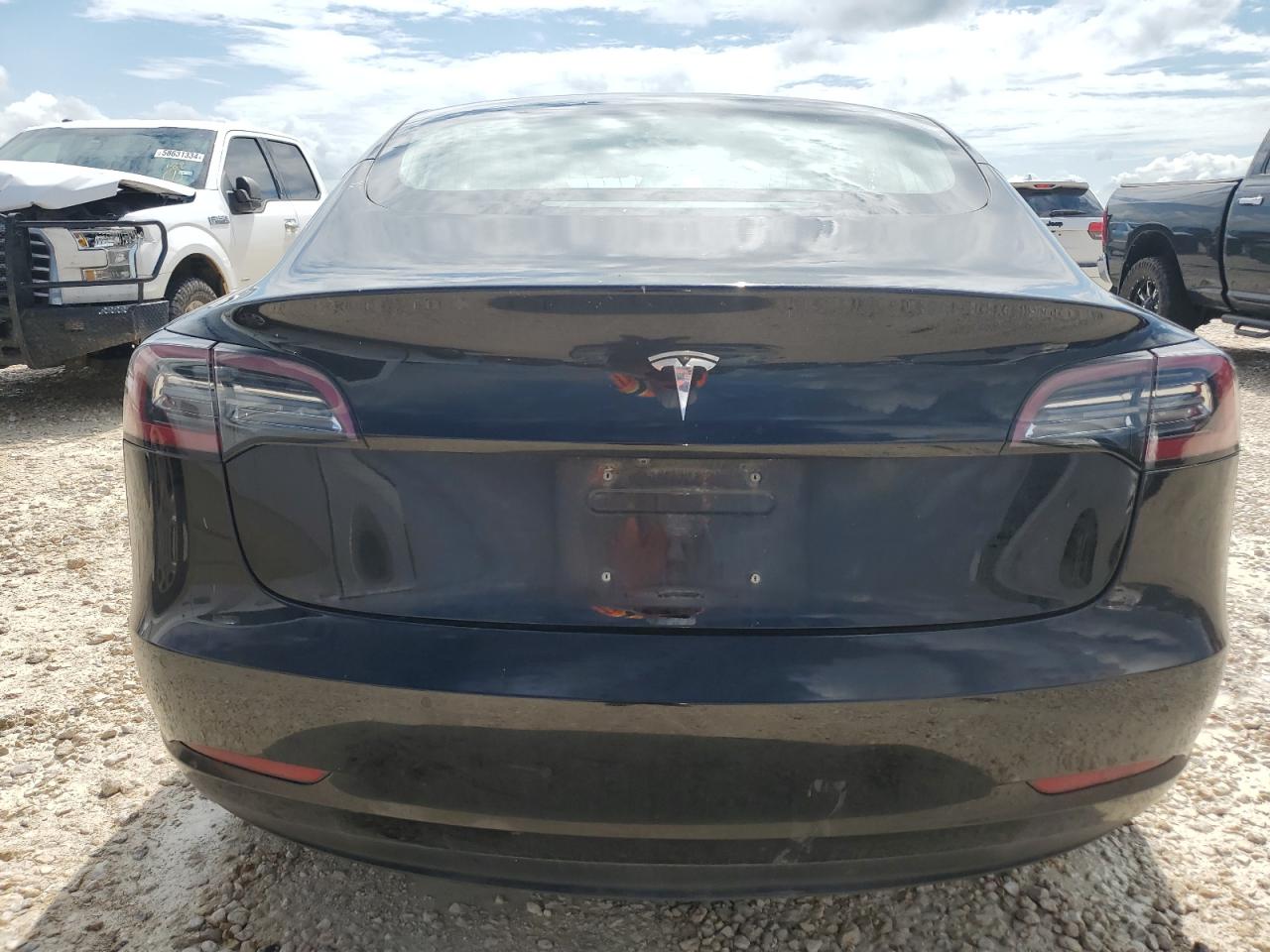 5YJ3E1EA2JF157232 2018 Tesla Model 3