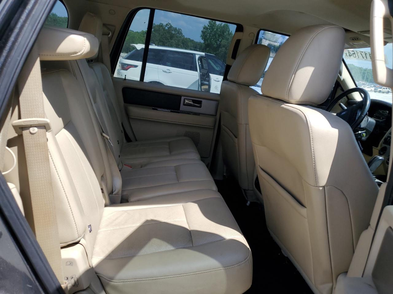 1FMJU1HT9GEF42185 2016 Ford Expedition Xlt