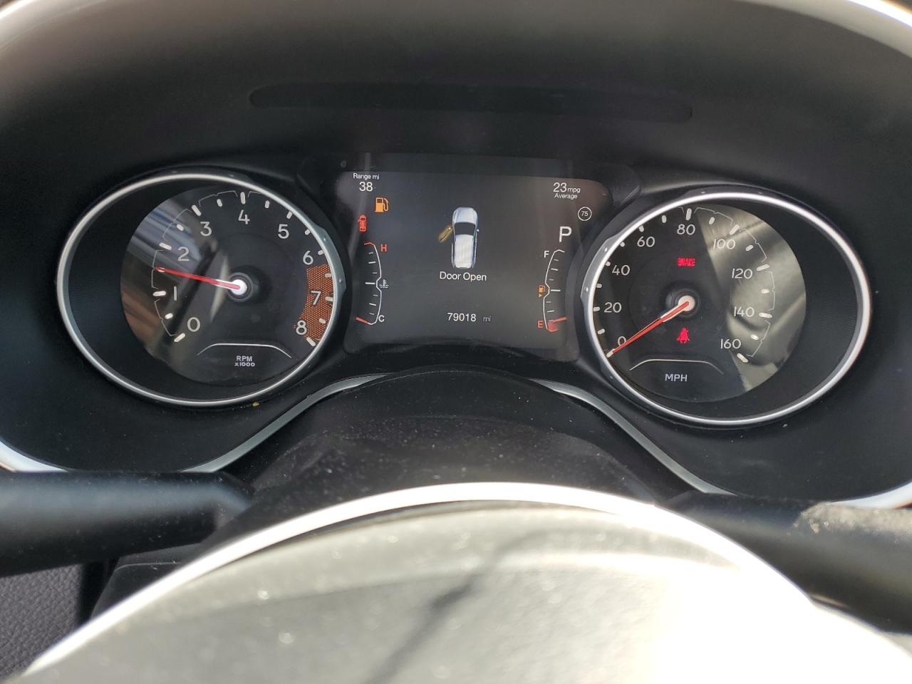 3C4NJCBB3JT257015 2018 Jeep Compass Latitude