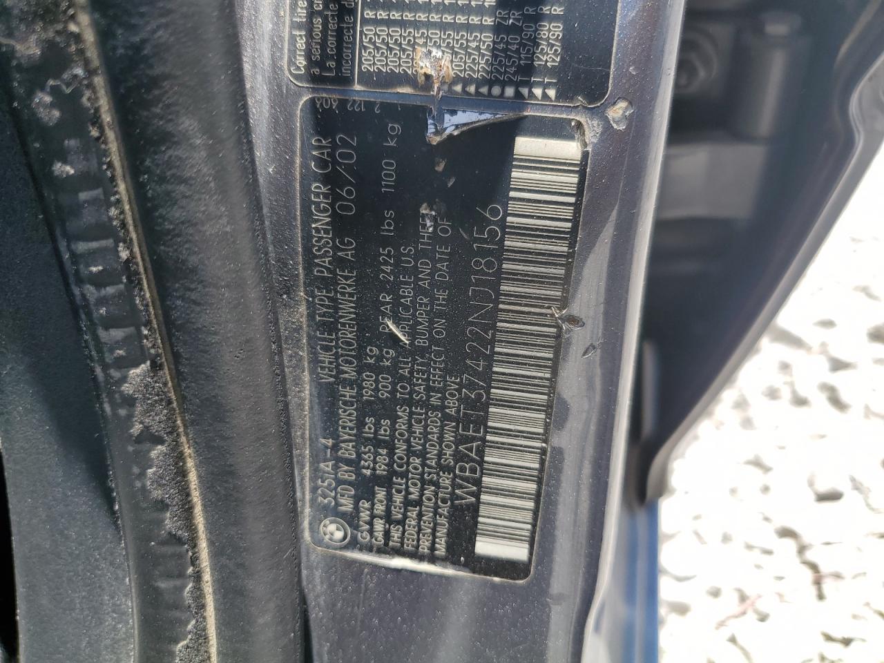 WBAET37422NJ18156 2002 BMW 325 I