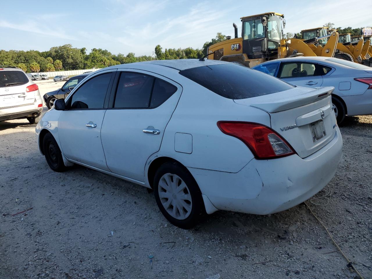 2013 Nissan Versa S vin: 3N1CN7AP5DL864864