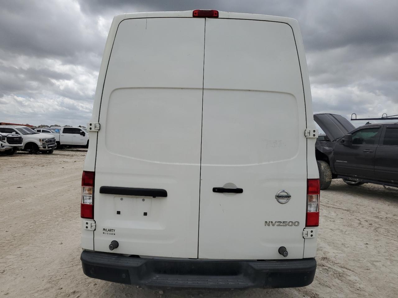 1N6BF0LY8KN810617 2019 Nissan Nv 2500 S