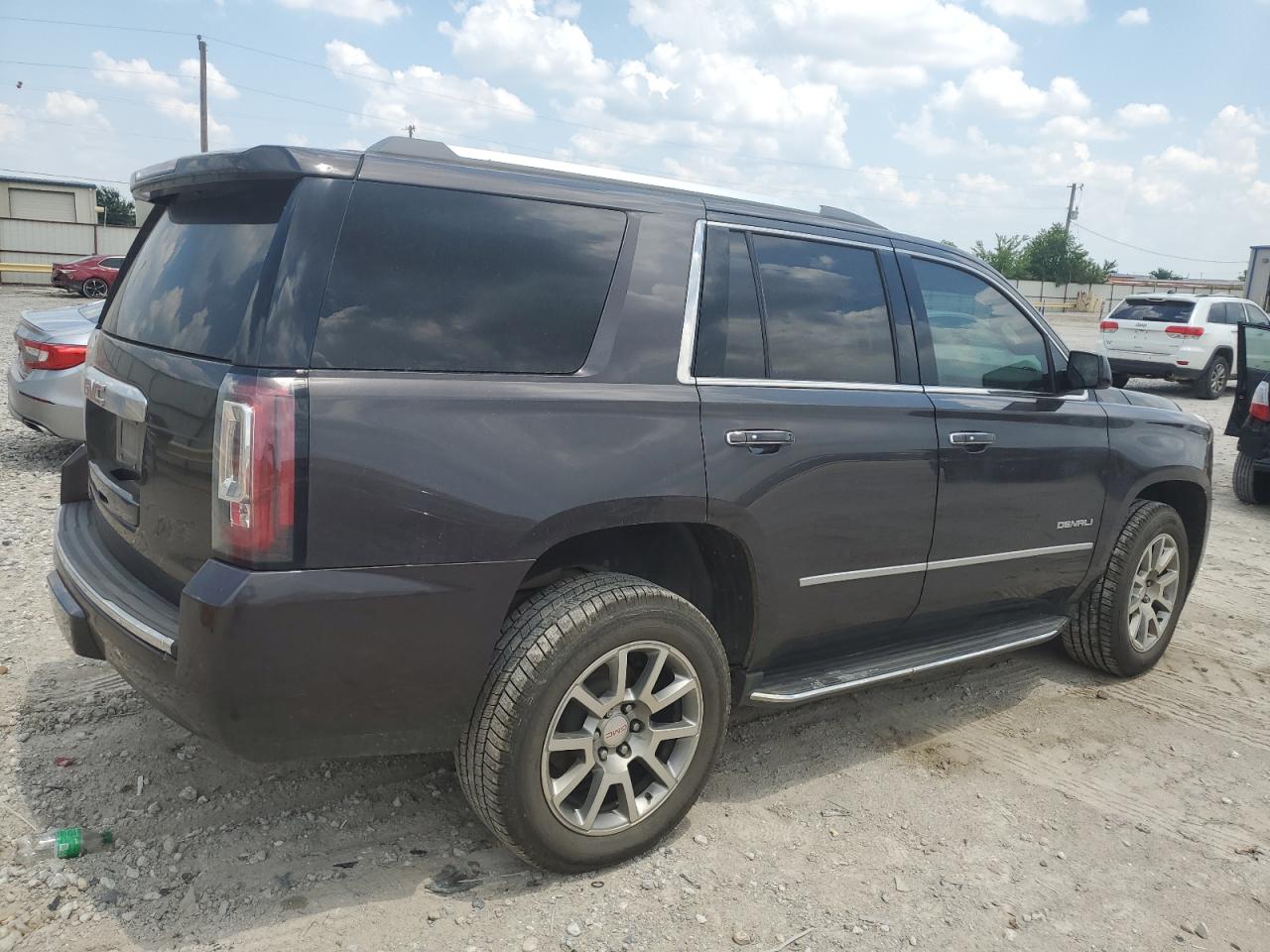 2018 GMC Yukon Denali vin: 1GKS1CKJ1JR127046