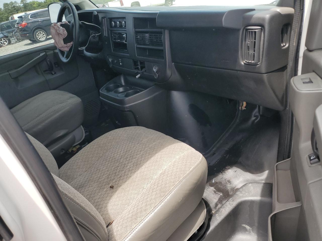 1GTW7AFF0G1907052 2016 GMC Savana G2500