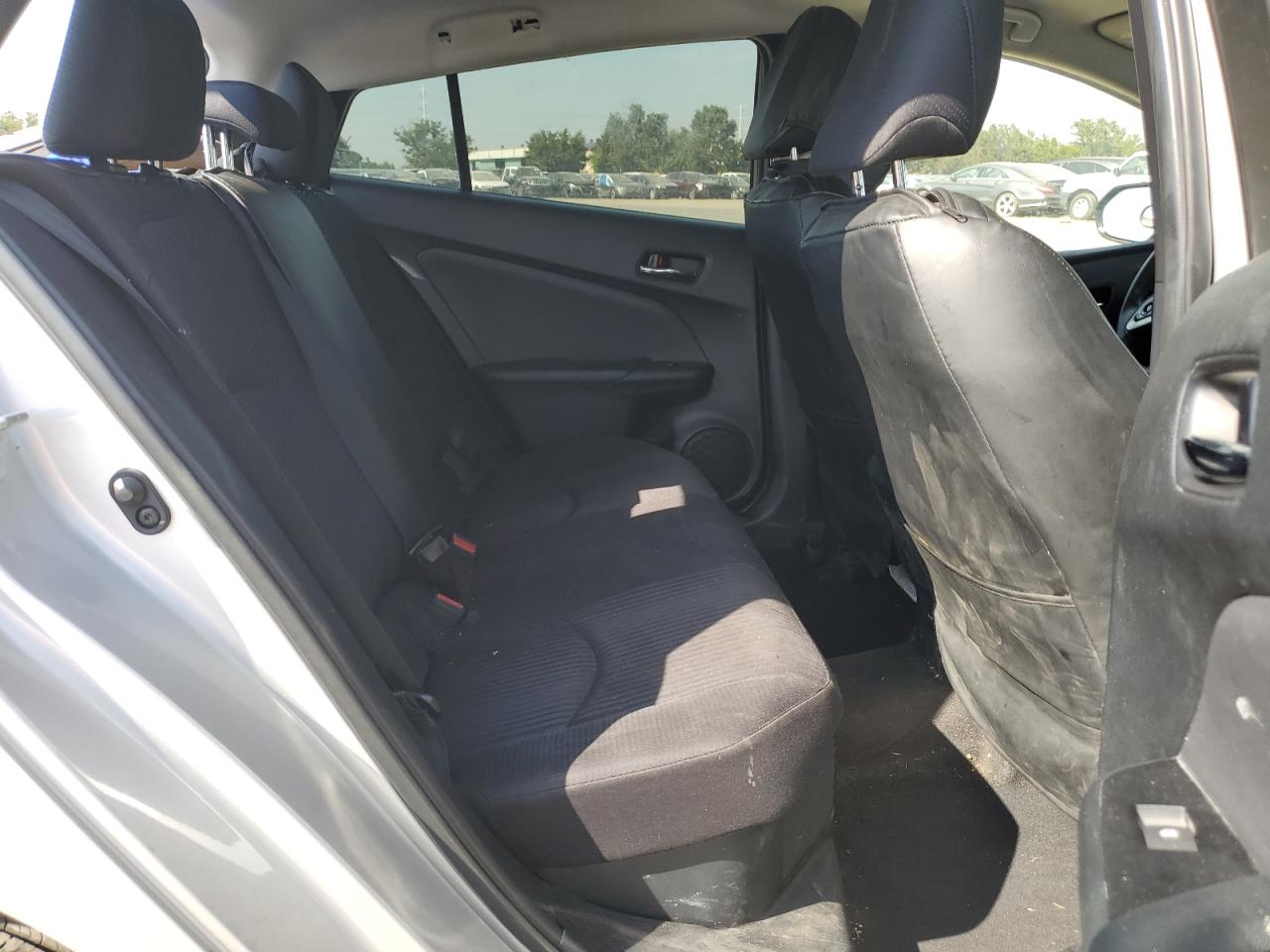 JTDKBRFU2J3598996 2018 Toyota Prius