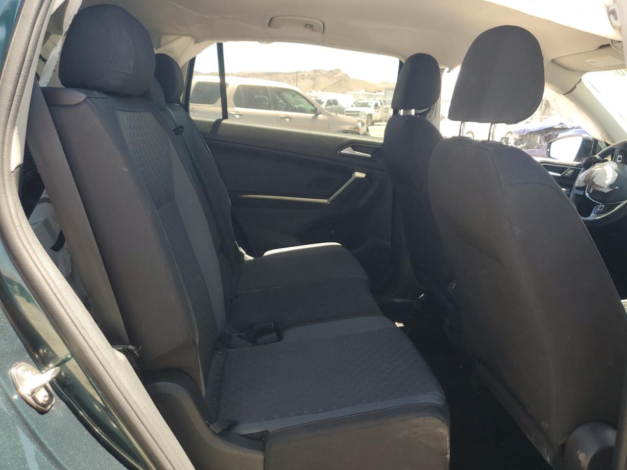 3VV1B7AX1JM019045 2018 Volkswagen Tiguan S