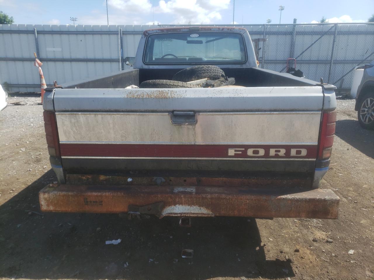 2FTFF25H3FCA60522 1985 Ford F250