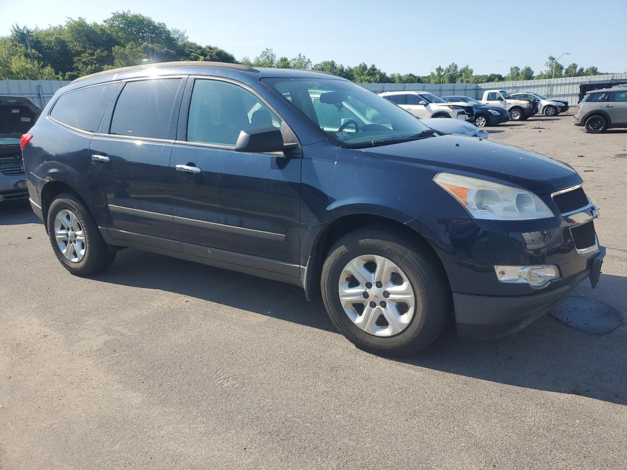 1GNKVFED0BJ263327 2011 Chevrolet Traverse Ls