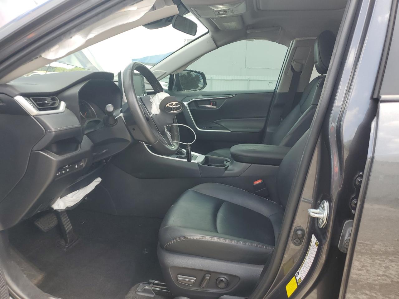 2T3C1RFV3MC111730 2021 Toyota Rav4 Xle Premium