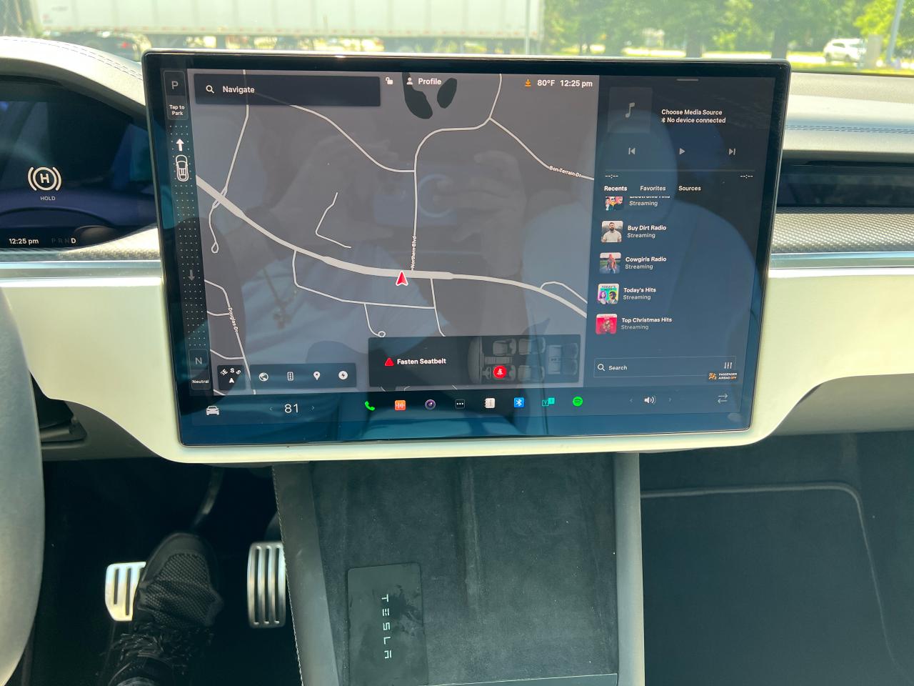 2022 Tesla Model X vin: 7SAXCBE6XNF331503