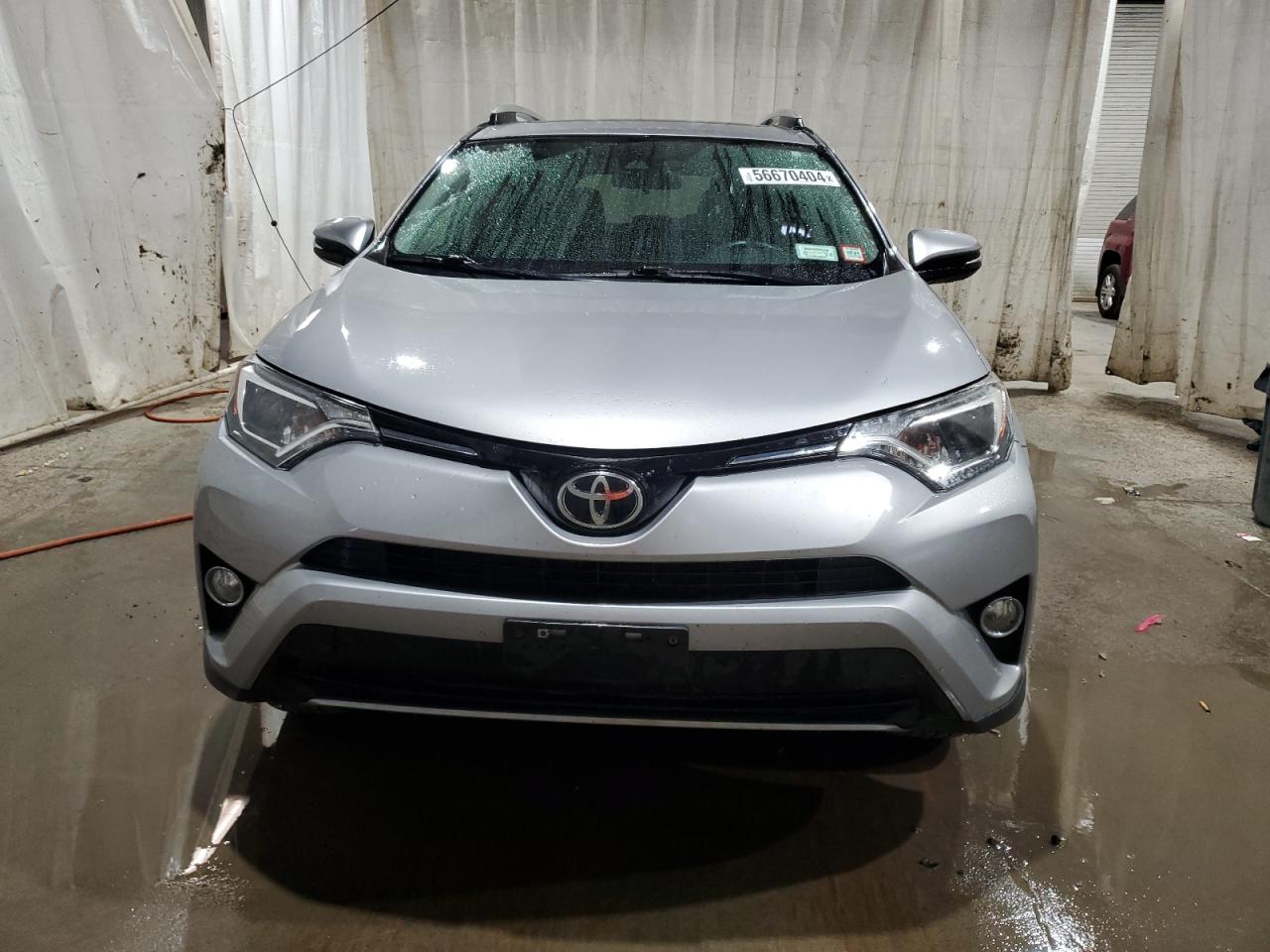 2T3RFREV8HW687444 2017 Toyota Rav4 Xle