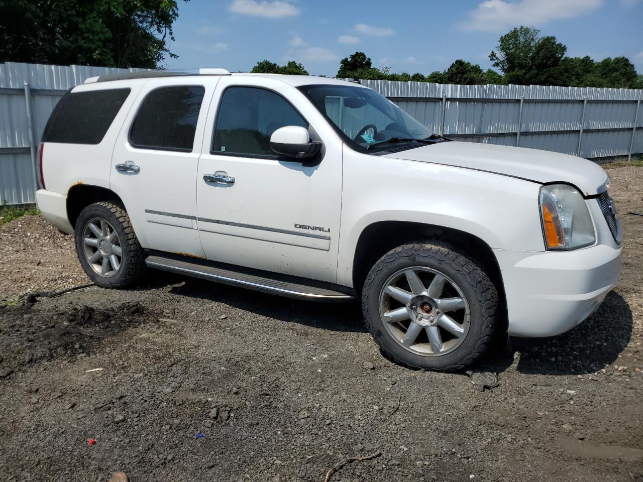 1GKS2EEF1BR199253 2011 GMC Yukon Denali