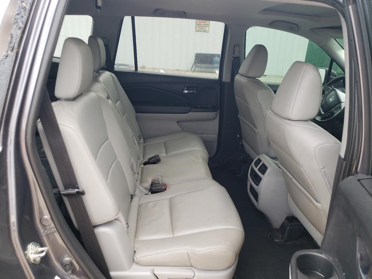 5FNYF5H7XGB020672 2016 Honda Pilot Exln