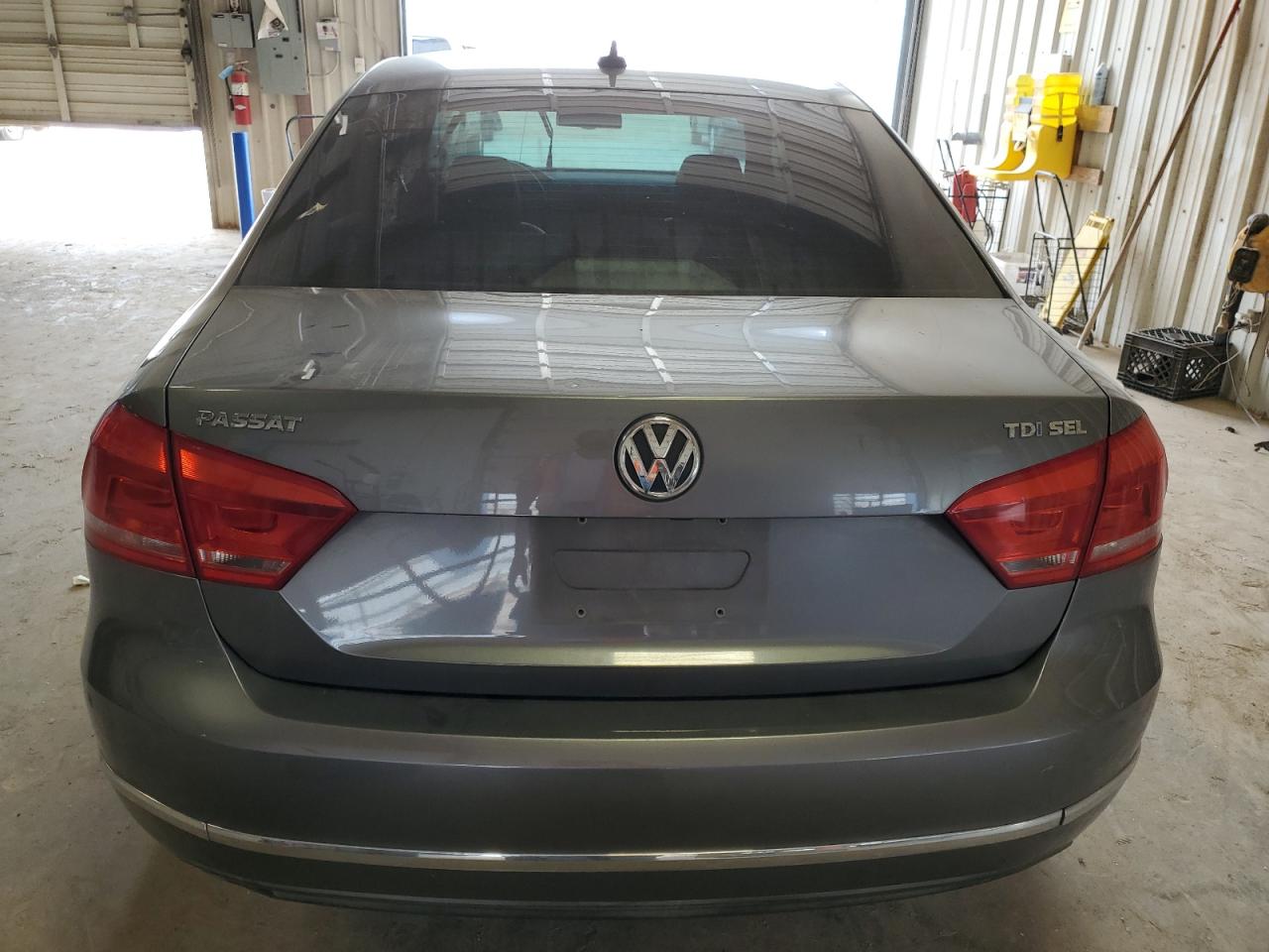 1VWCV7A36FC049501 2015 Volkswagen Passat Sel