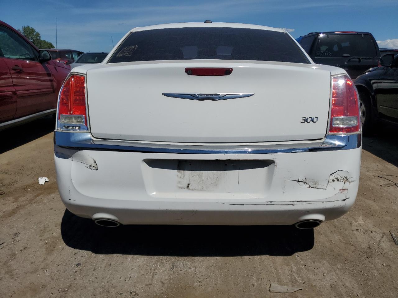 2014 Chrysler 300 vin: 2C3CCAAG3EH383056