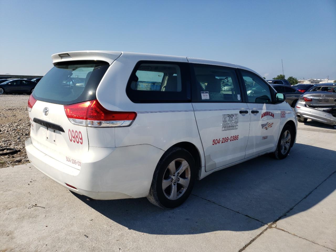 5TDZK3DC0DS298530 2013 Toyota Sienna