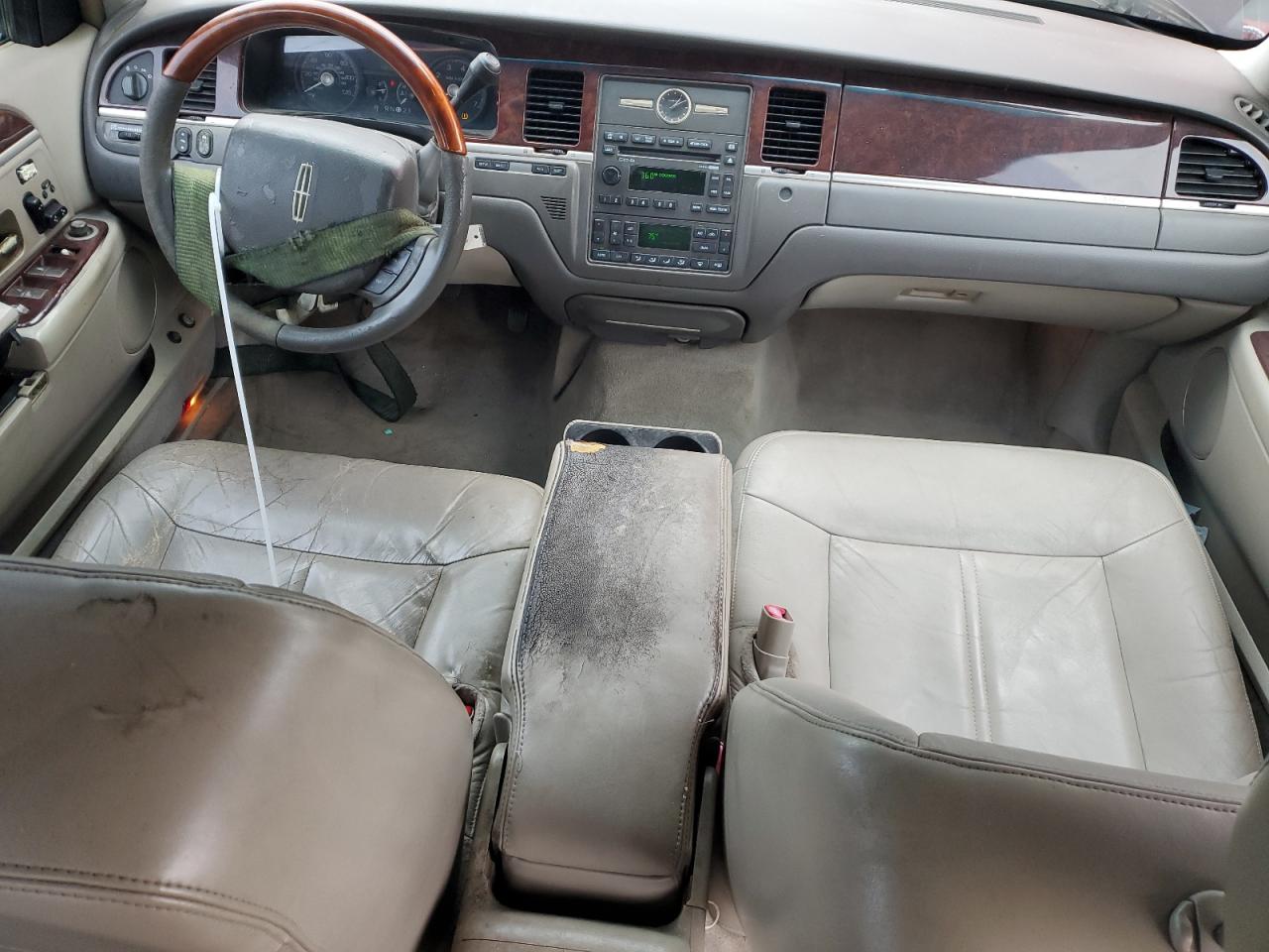 2LNHM82V29X619367 2009 Lincoln Town Car Signature Limited