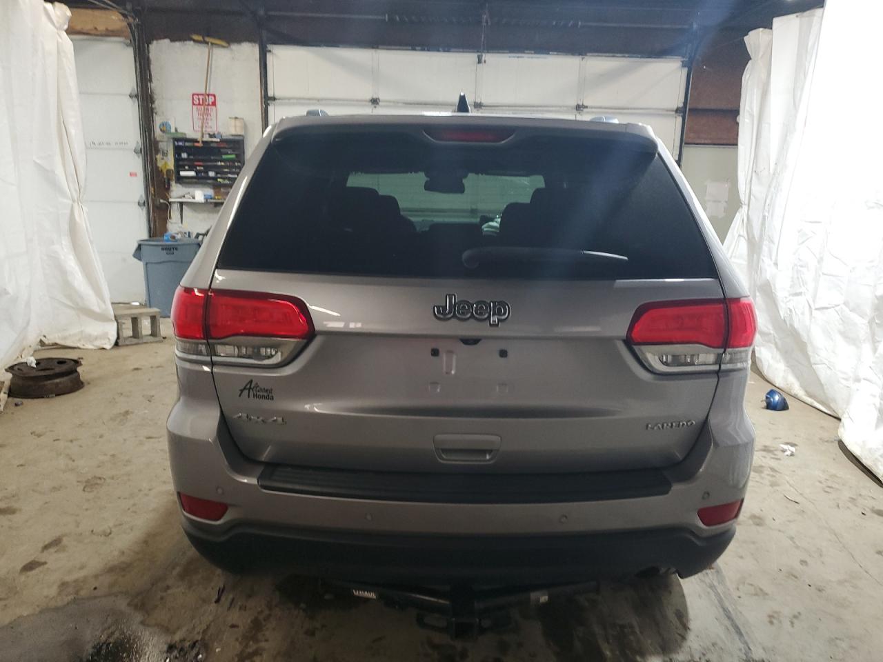 1C4RJFAG9GC390527 2016 Jeep Grand Cherokee Laredo