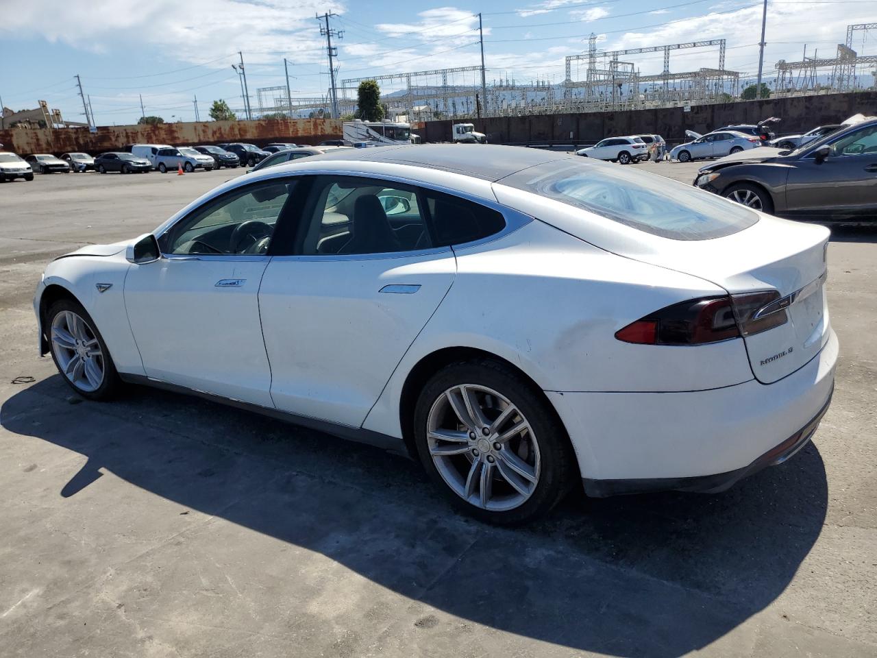 2014 Tesla Model S vin: 5YJSA1H1XEFP38163