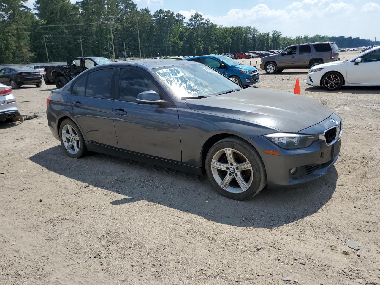 2013 BMW 328 Xi Sulev vin: WBA3B5C53DF590108