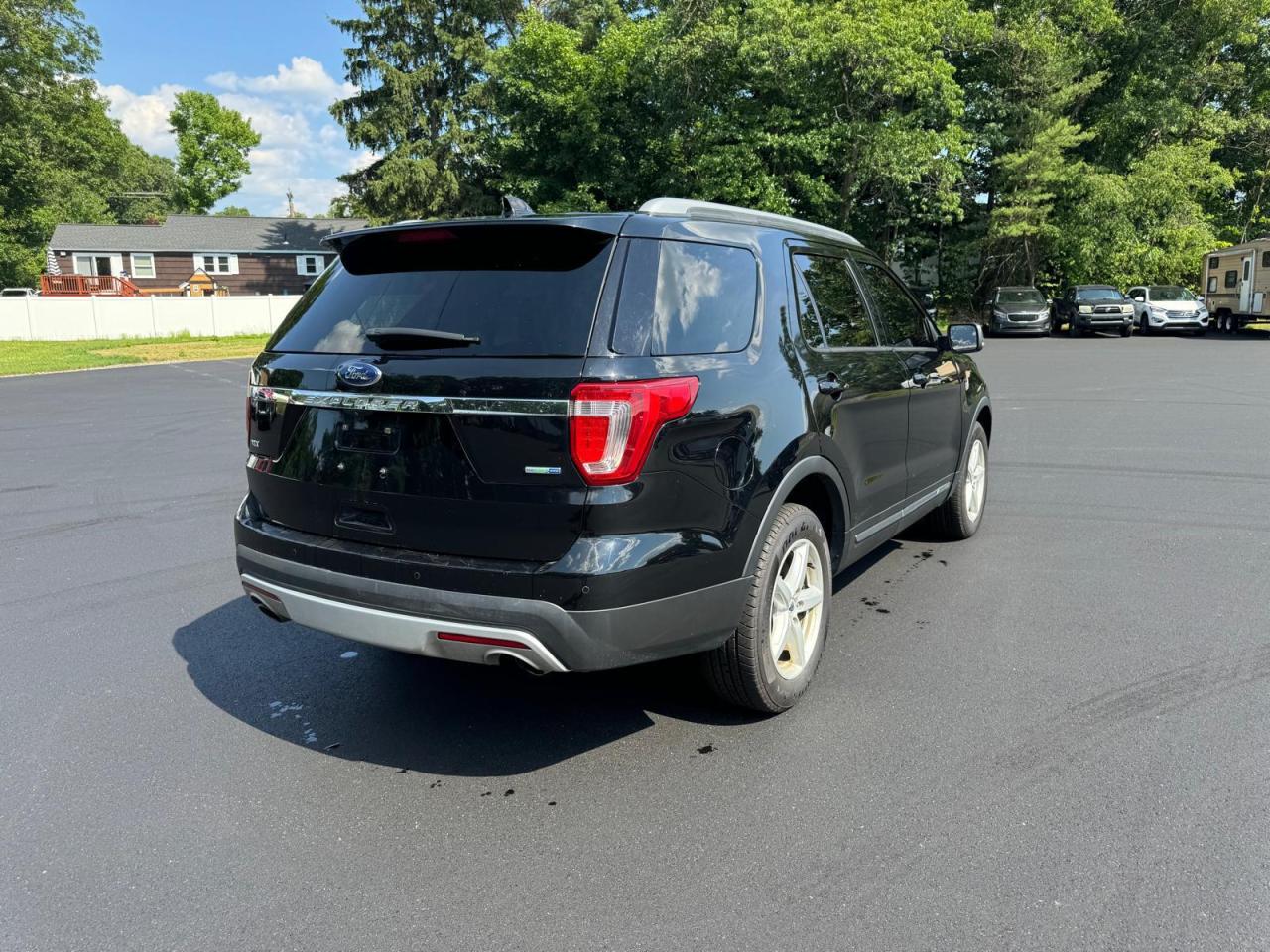 2017 Ford Explorer Xlt vin: 1FM5K8DH0HGB75667