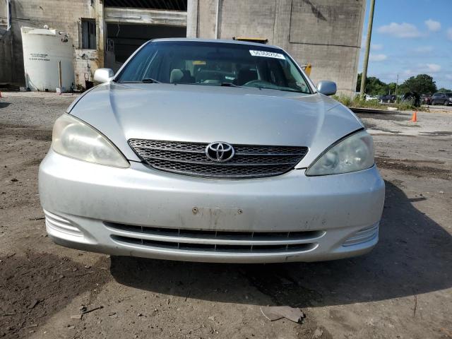 2003 Toyota Camry Le VIN: 4T1BE32K13U156860 Lot: 56368204