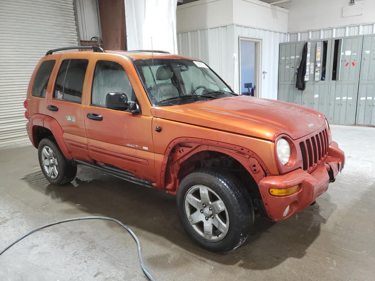 1J8GL58K72W175329 2002 Jeep Liberty Limited