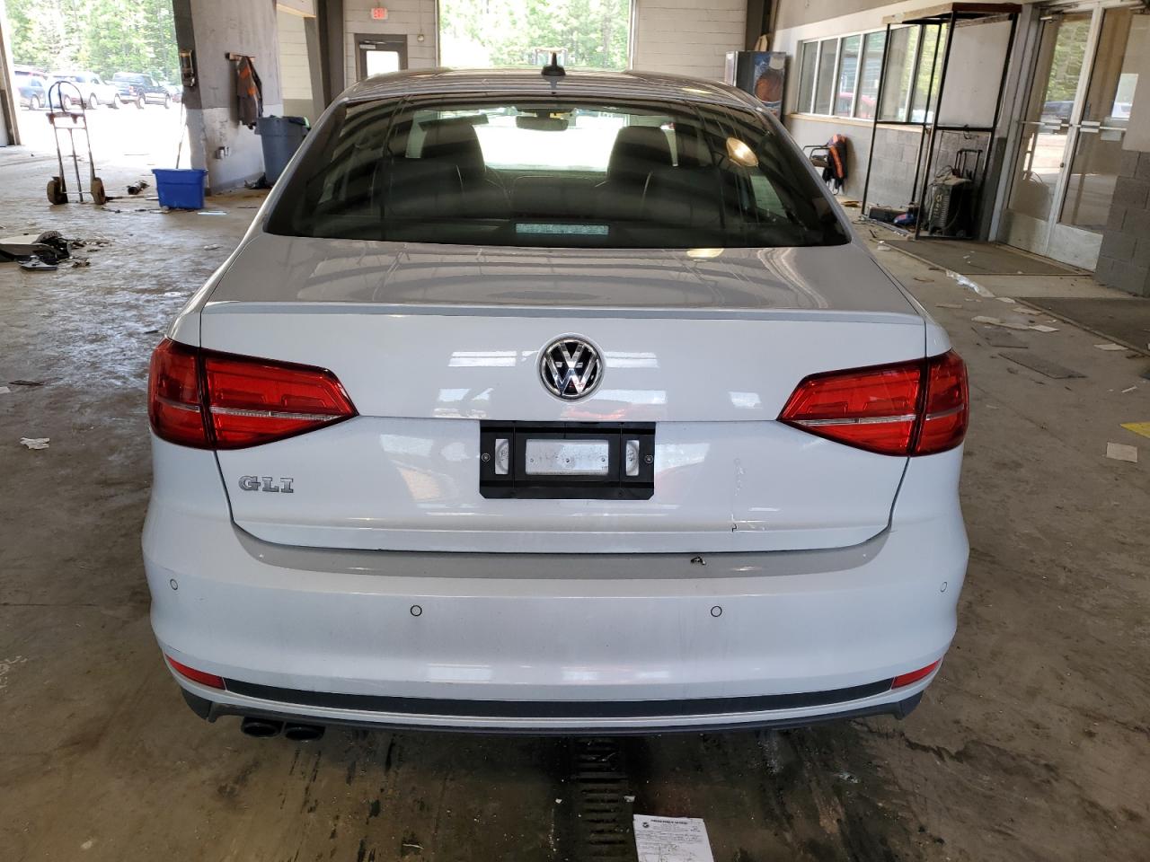 3VW4T7AJXHM335622 2017 Volkswagen Jetta Gli