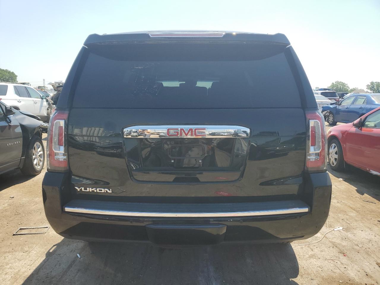 2015 GMC Yukon Denali vin: 1GKS2CKJ4FR145741