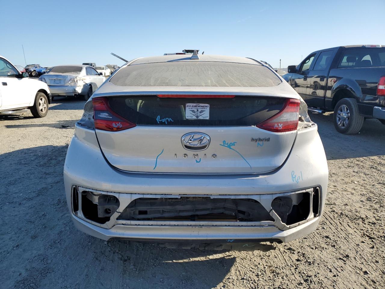 2018 Hyundai Ioniq Sel vin: KMHC75LC3JU061859