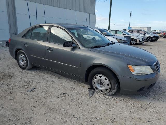 2010 Hyundai Sonata - Image 4