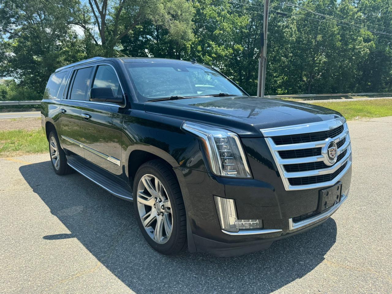 2015 Cadillac Escalade Esv Luxury vin: 1GYS4HKJ8FR275552