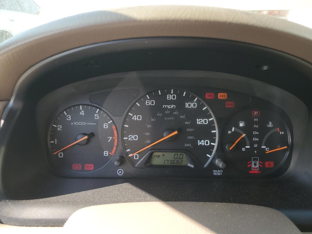 1HGCG6693YA098918 2000 Honda Accord Se